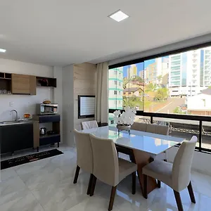 Apto Girassol - 2 Quartos, Apto Moderno,confortavel E De Frente Avenida Principal! Apartamento